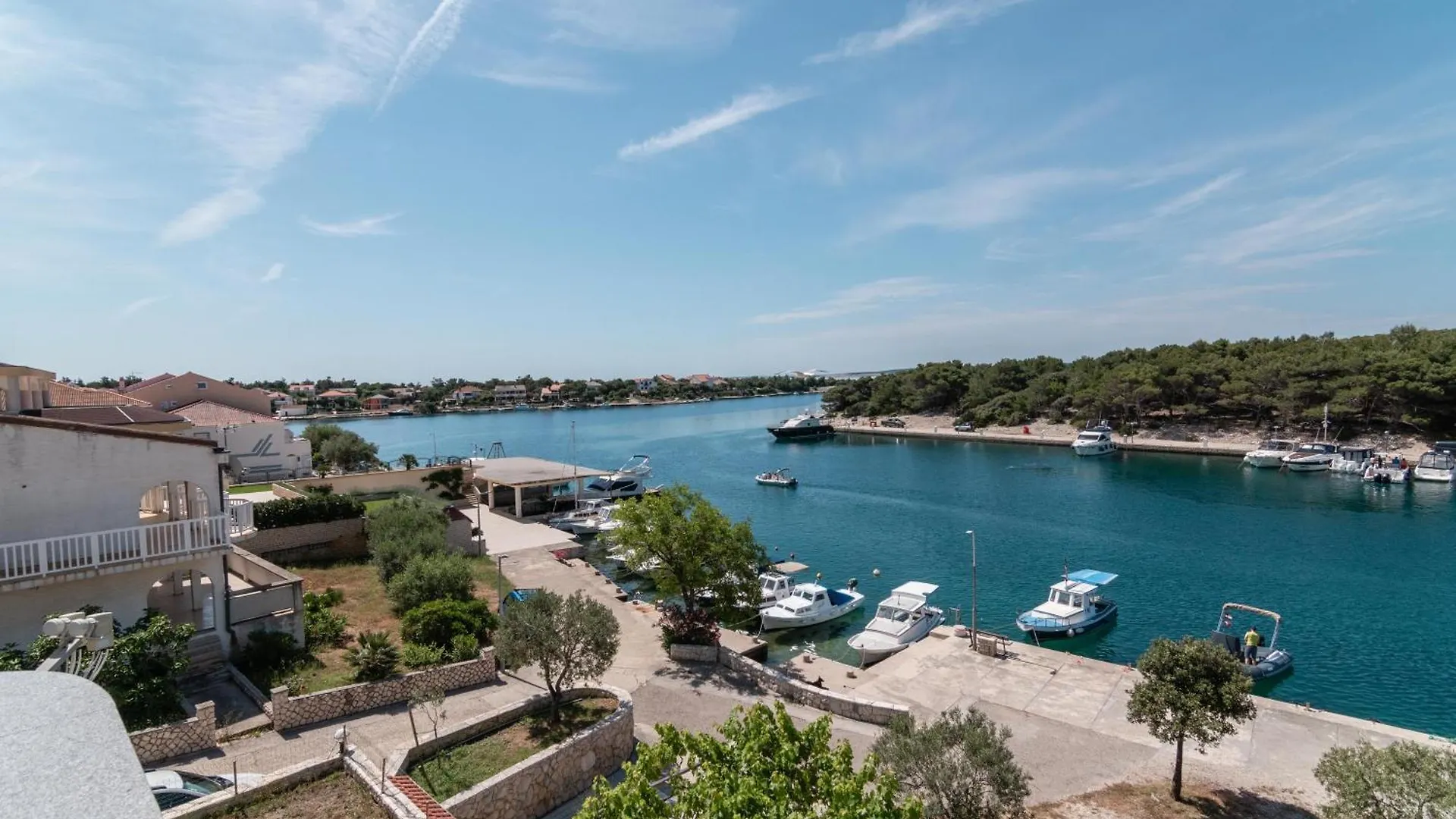 Beachfront Lovro Apartment Šimuni 0*,  Croacia
