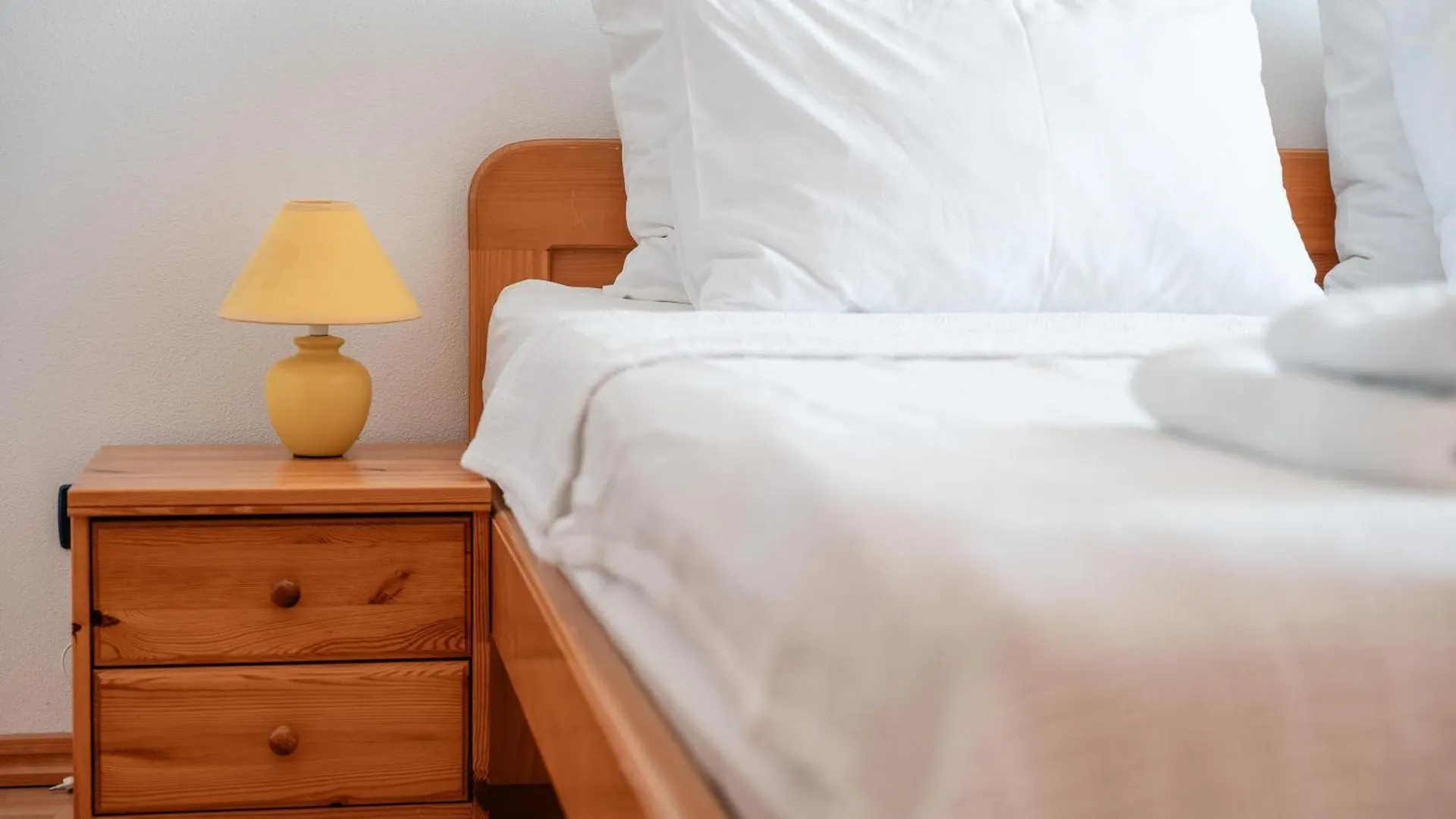 Guest house Beachfront Lovro Apartment Simuni