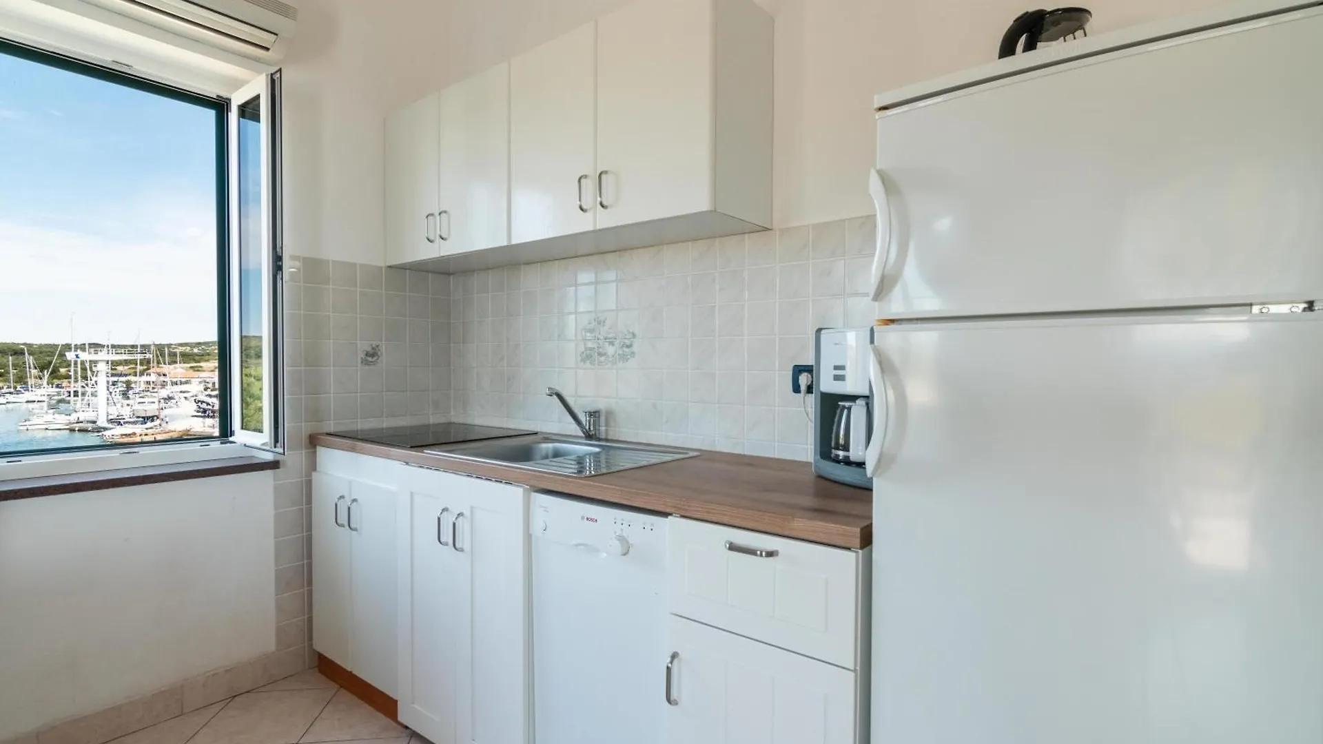 Guest house Beachfront Lovro Apartment Simuni Croatia