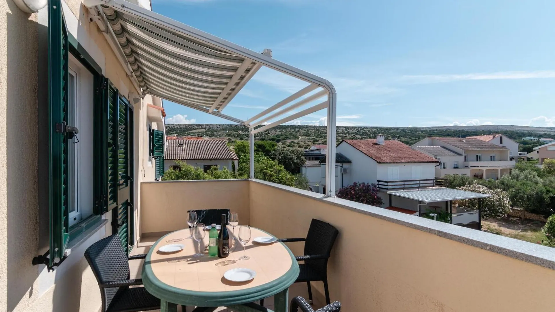 Beachfront Lovro Apartment Simuni Croatia